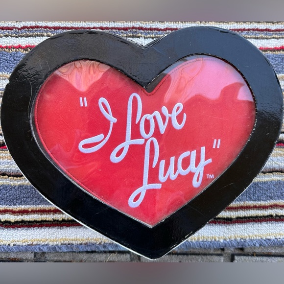 Rare Heart Shaped I Love Lucy Travel Case/Makeup Bag - Picture 7 of 11